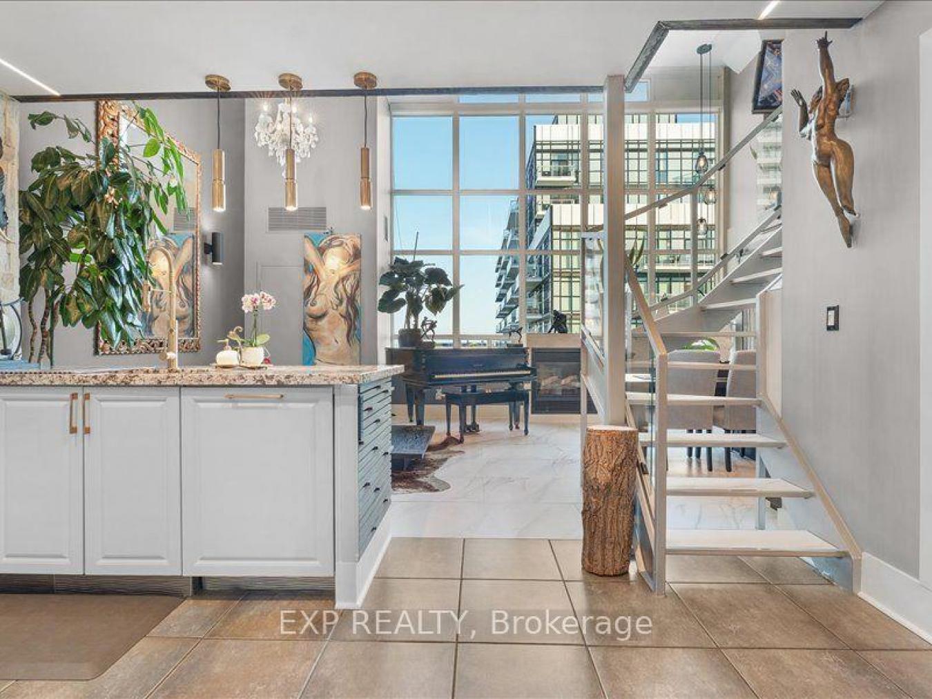 Toronto, -, M8Y 4G6, Canada, 3 Bedrooms Bedrooms, ,2 BathroomsBathrooms,Residential,For Sale,1936321