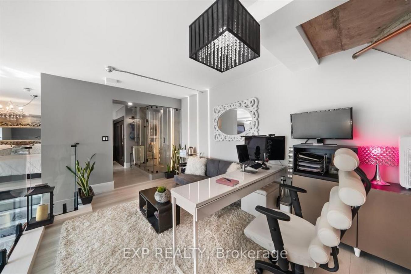 Toronto, -, M8Y 4G6, Canada, 3 Bedrooms Bedrooms, ,2 BathroomsBathrooms,Residential,For Sale,1936321