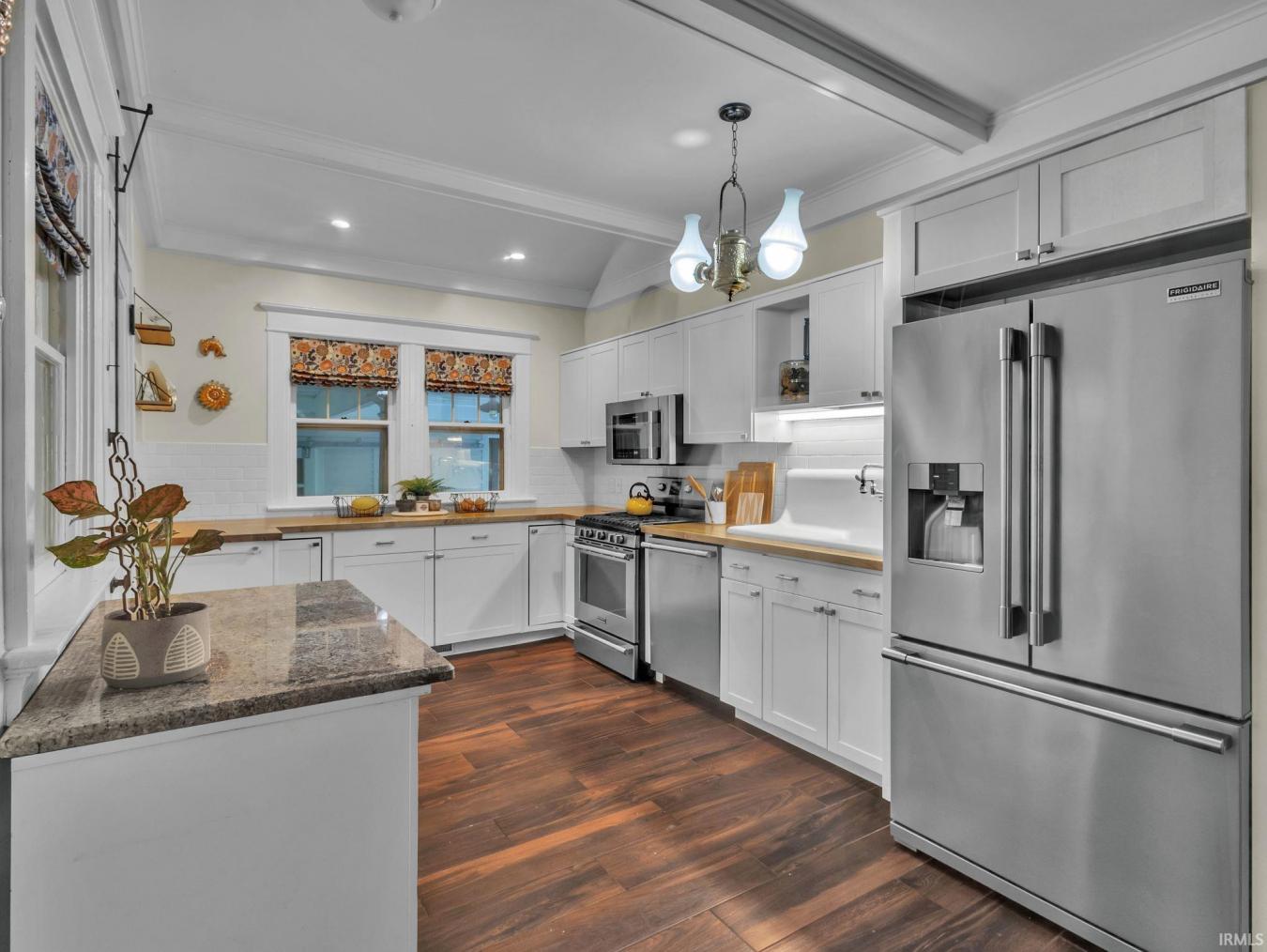 Fort Wayne, Allen, 46802, United States, 6 Bedrooms Bedrooms, ,5 BathroomsBathrooms,Residential,For Sale,1936318