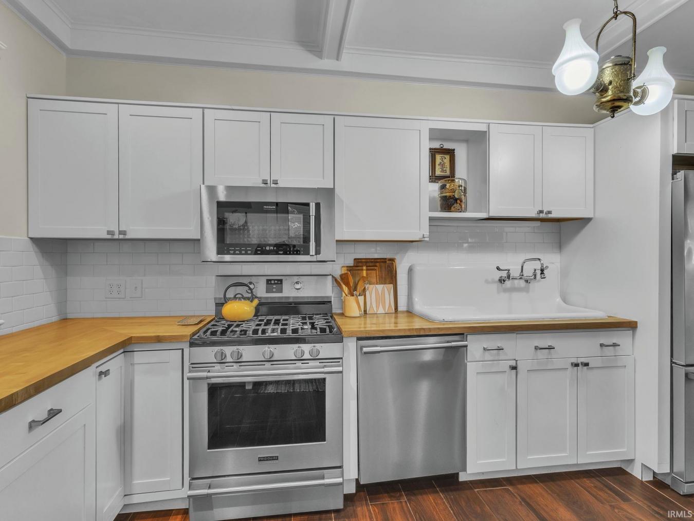 Fort Wayne, Allen, 46802, United States, 6 Bedrooms Bedrooms, ,5 BathroomsBathrooms,Residential,For Sale,1936318