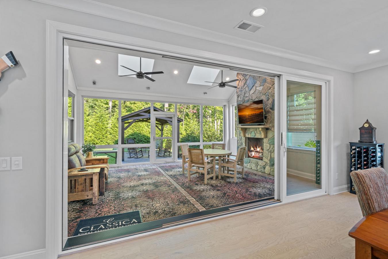 Huntersville, Mecklenburs, 28078, United States, 4 Bedrooms Bedrooms, ,3 BathroomsBathrooms,Residential,For Sale,1936316