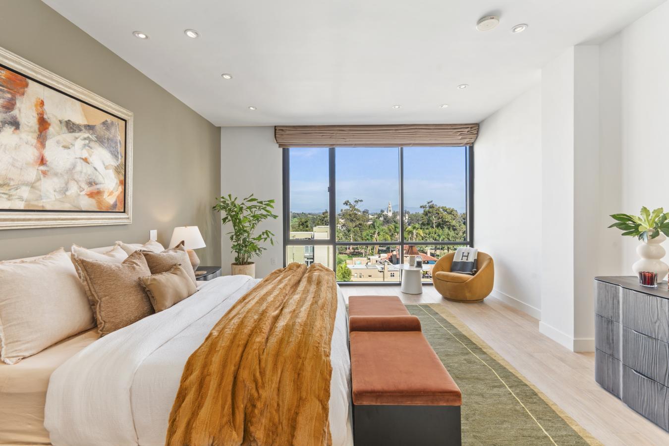 San Diego, San Diego, 92103, United States, 2 Bedrooms Bedrooms, ,2 BathroomsBathrooms,Residential,For Sale,1936315