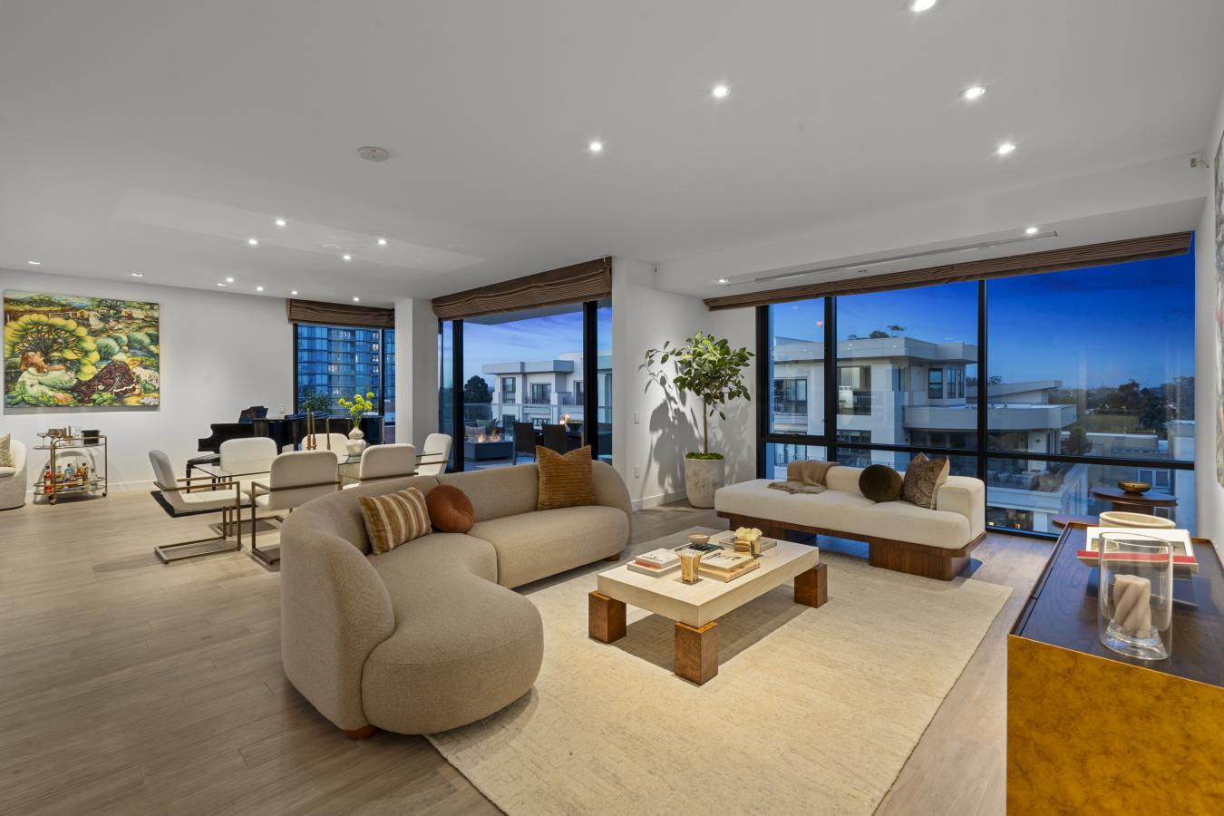 San Diego, San Diego, 92103, United States, 2 Bedrooms Bedrooms, ,2 BathroomsBathrooms,Residential,For Sale,1936315