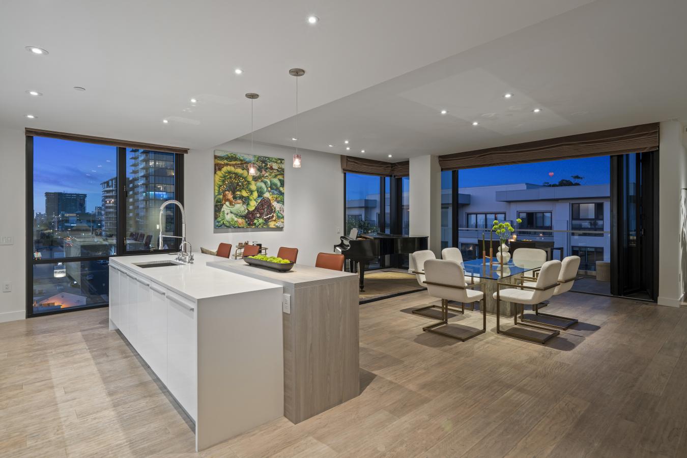 San Diego, San Diego, 92103, United States, 2 Bedrooms Bedrooms, ,2 BathroomsBathrooms,Residential,For Sale,1936315