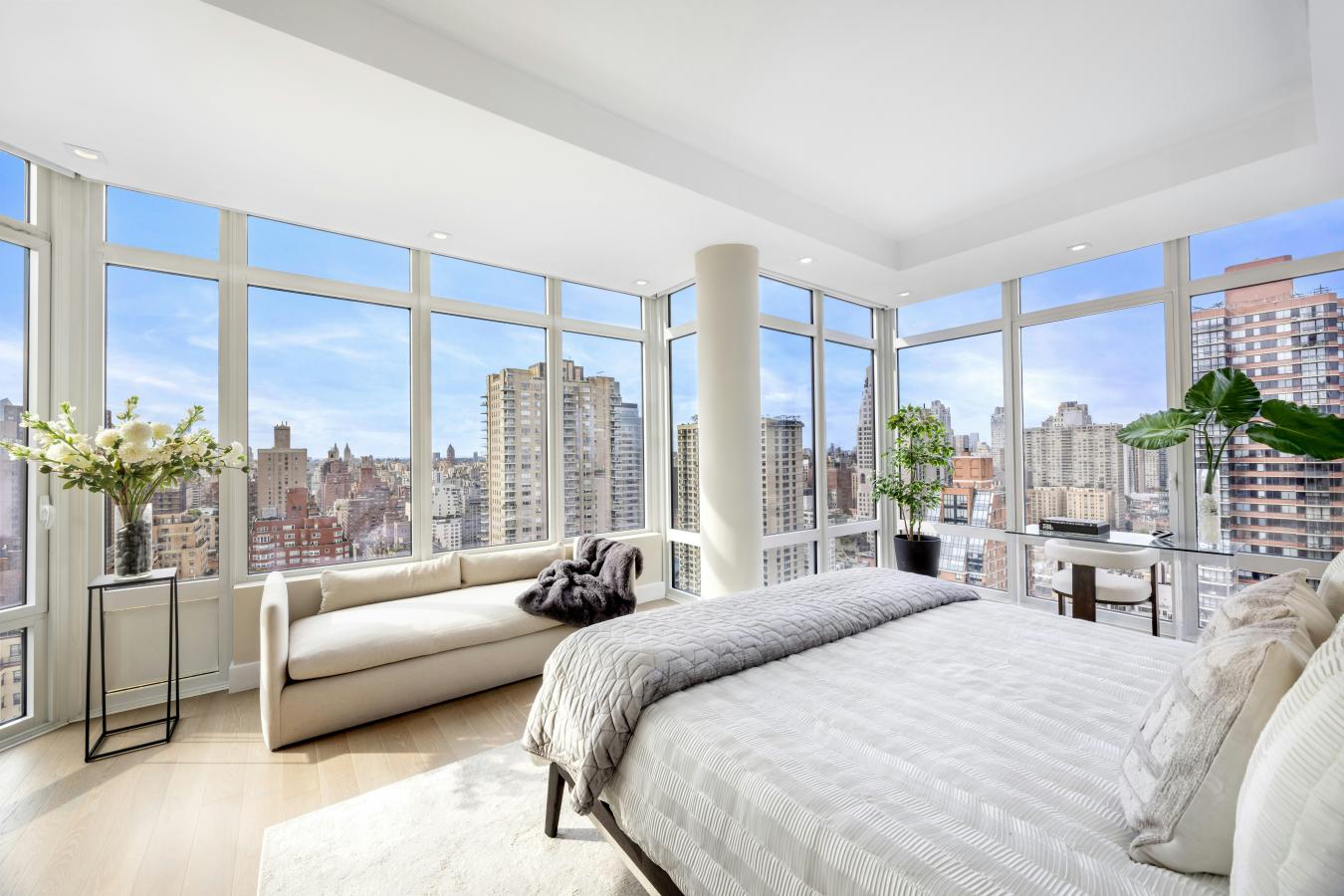 New York, New York, 10021, United States, 4 Bedrooms Bedrooms, ,4 BathroomsBathrooms,Residential,For Sale,1936306