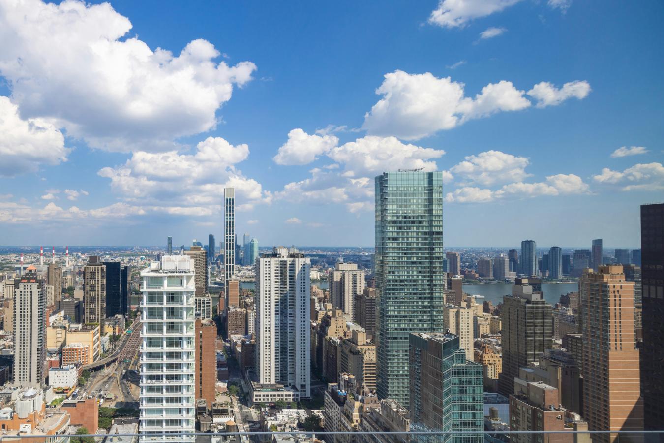 New York, New York, 10022, United States, 2 Bedrooms Bedrooms, ,2 BathroomsBathrooms,Residential,For Sale,1936305