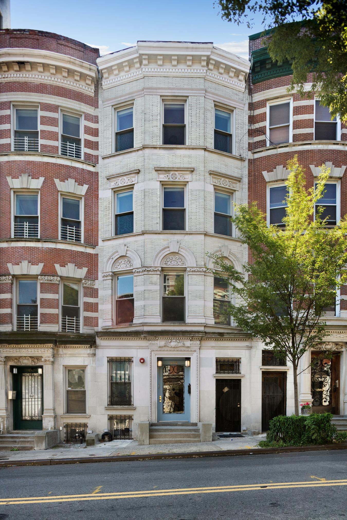 Hamilton Heights, New York, 10031, United States, 5 Bedrooms Bedrooms, ,4 BathroomsBathrooms,Residential,For Sale,1936301