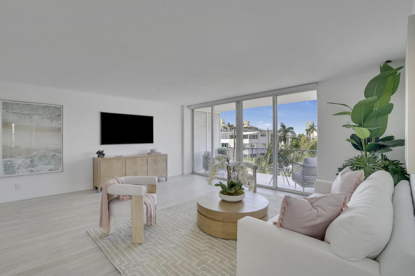 Palm Beach, Florida, 33480, United States, 2 Bedrooms Bedrooms, ,2 BathroomsBathrooms,Residential,For Sale,1936300