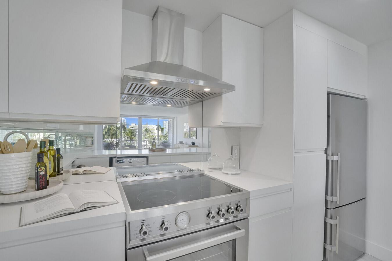 Palm Beach, Florida, 33480, United States, 2 Bedrooms Bedrooms, ,2 BathroomsBathrooms,Residential,For Sale,1936300