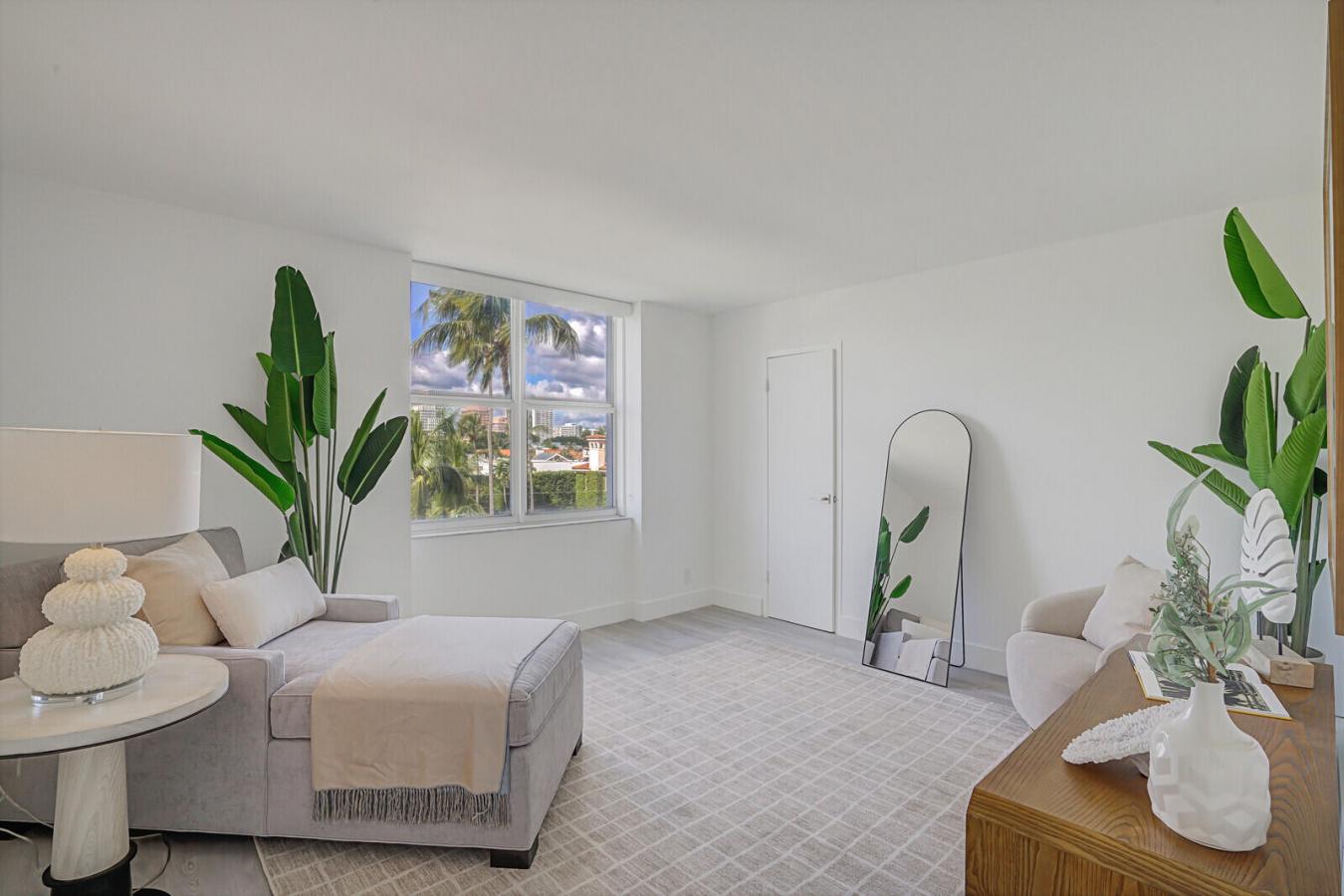 Palm Beach, Florida, 33480, United States, 2 Bedrooms Bedrooms, ,2 BathroomsBathrooms,Residential,For Sale,1936300