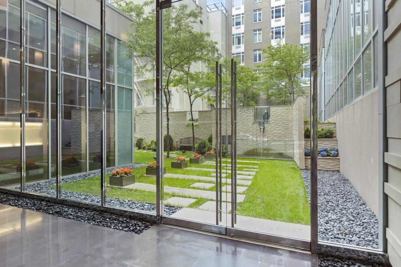 New York, New York, 10023, United States, 2 Bedrooms Bedrooms, ,2 BathroomsBathrooms,Residential,For Sale,1936556