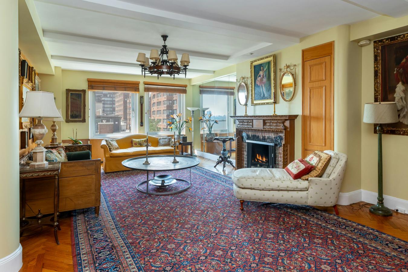 New York, New York, 10022, United States, 3 Bedrooms Bedrooms, ,2 BathroomsBathrooms,Residential,For Sale,1936555