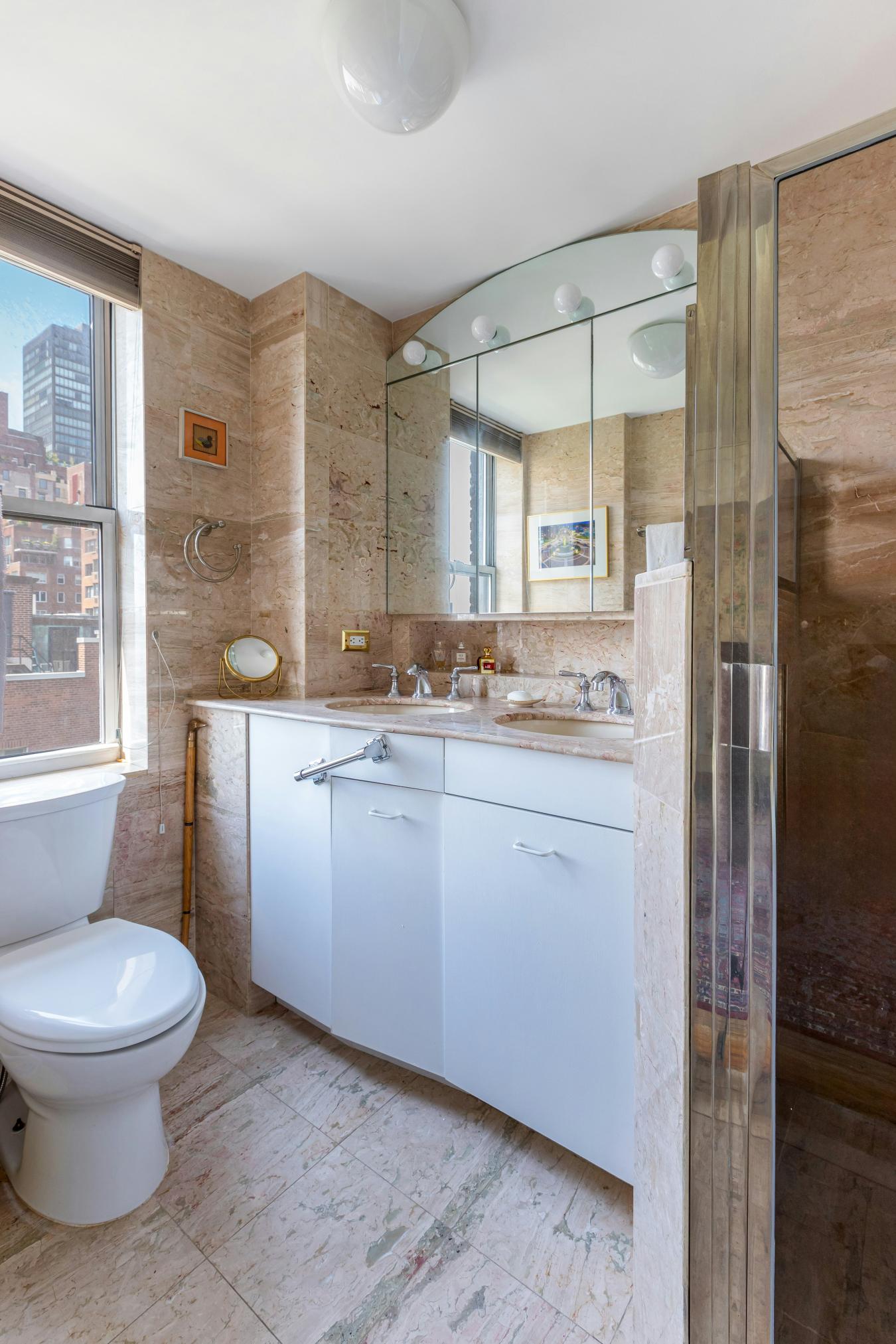 New York, New York, 10022, United States, 3 Bedrooms Bedrooms, ,2 BathroomsBathrooms,Residential,For Sale,1936555