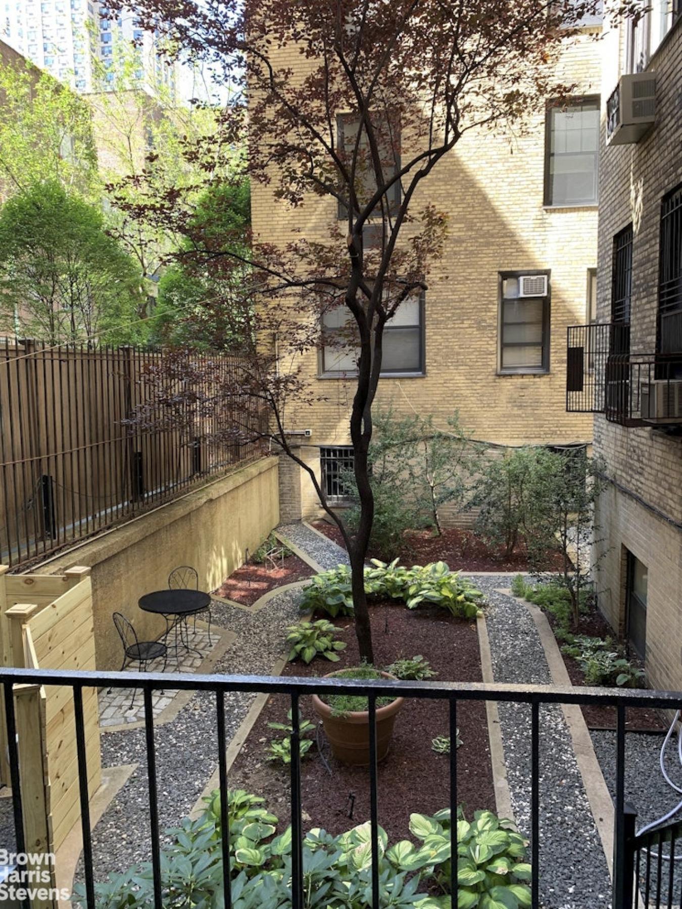 Gramercy Park, New York, 10003, United States, 2 Bedrooms Bedrooms, ,1 BathroomBathrooms,Residential,For Sale,1936554