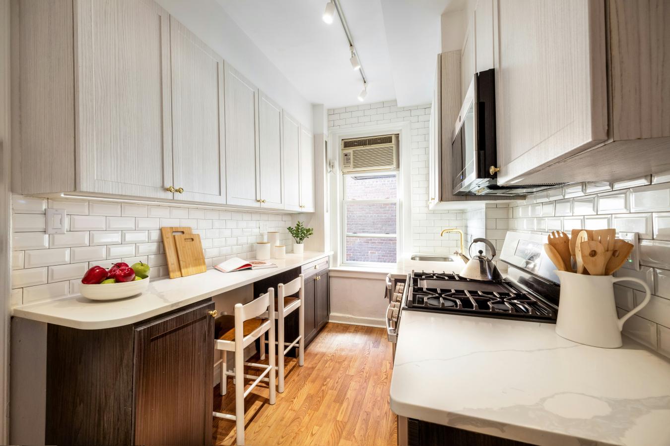 New York, New York, 10128, United States, 3 Bedrooms Bedrooms, ,3 BathroomsBathrooms,Residential,For Sale,1936553