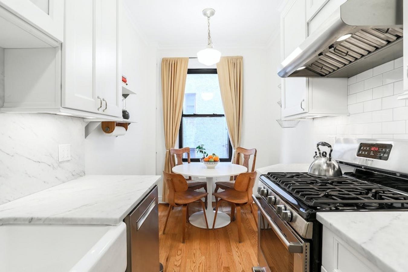 Brooklyn Heights, New York, 11201, United States, 2 Bedrooms Bedrooms, ,1 BathroomBathrooms,Residential,For Sale,1936294