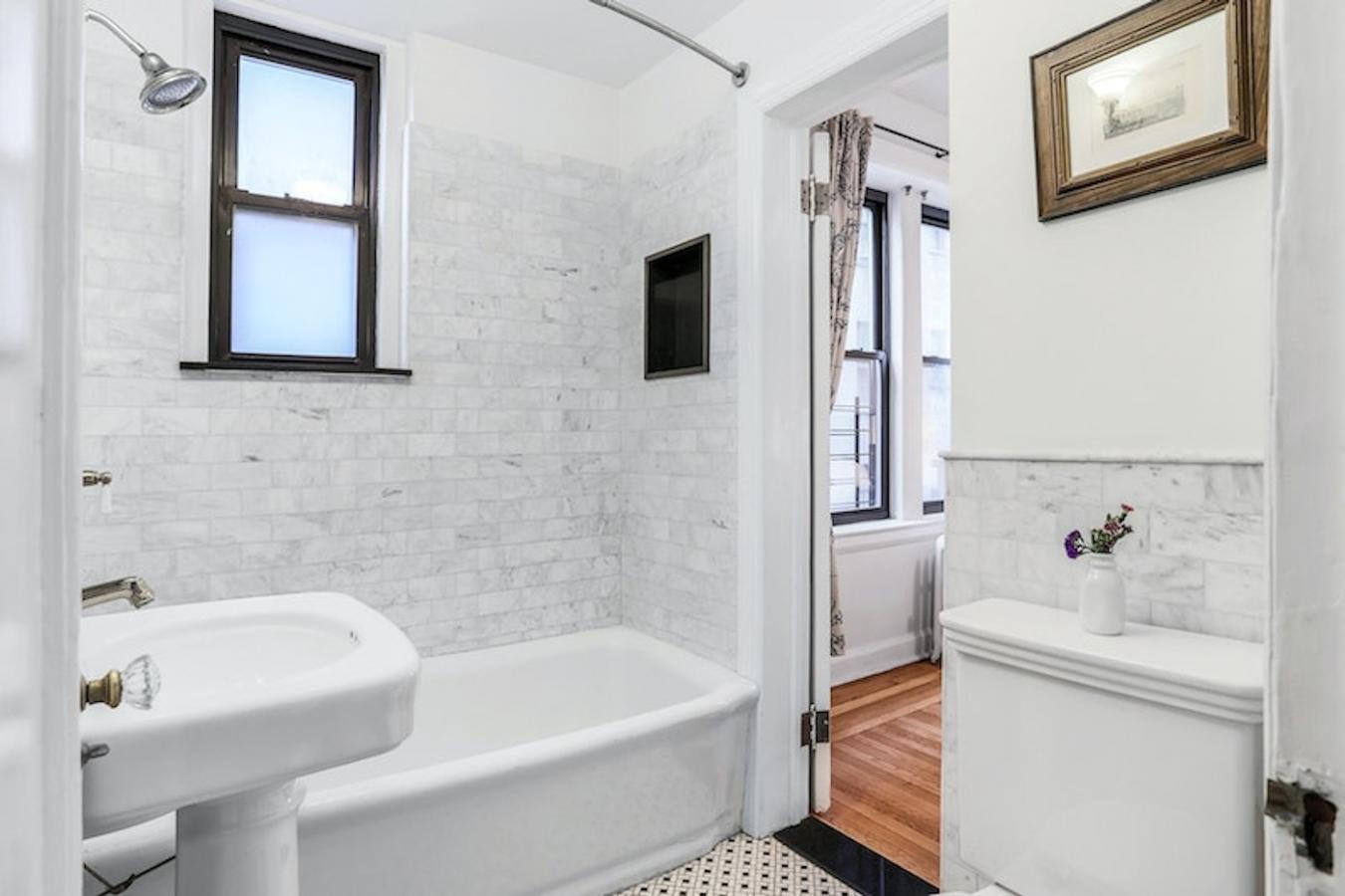 Brooklyn Heights, New York, 11201, United States, 2 Bedrooms Bedrooms, ,1 BathroomBathrooms,Residential,For Sale,1936294
