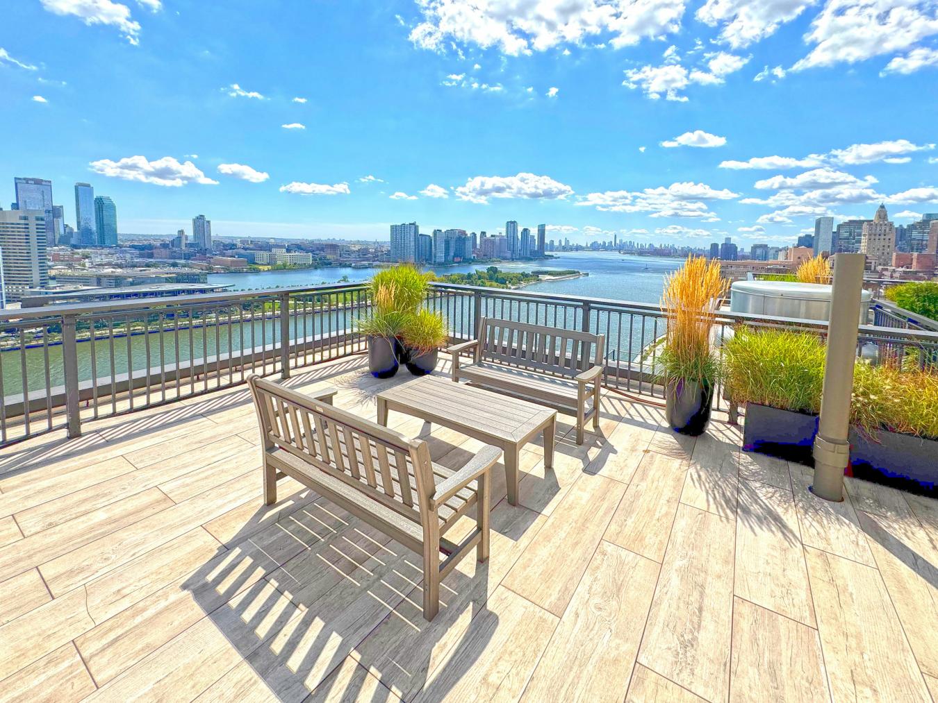 New York, New York, 10022, United States, 2 Bedrooms Bedrooms, ,2 BathroomsBathrooms,Residential,For Sale,1964432