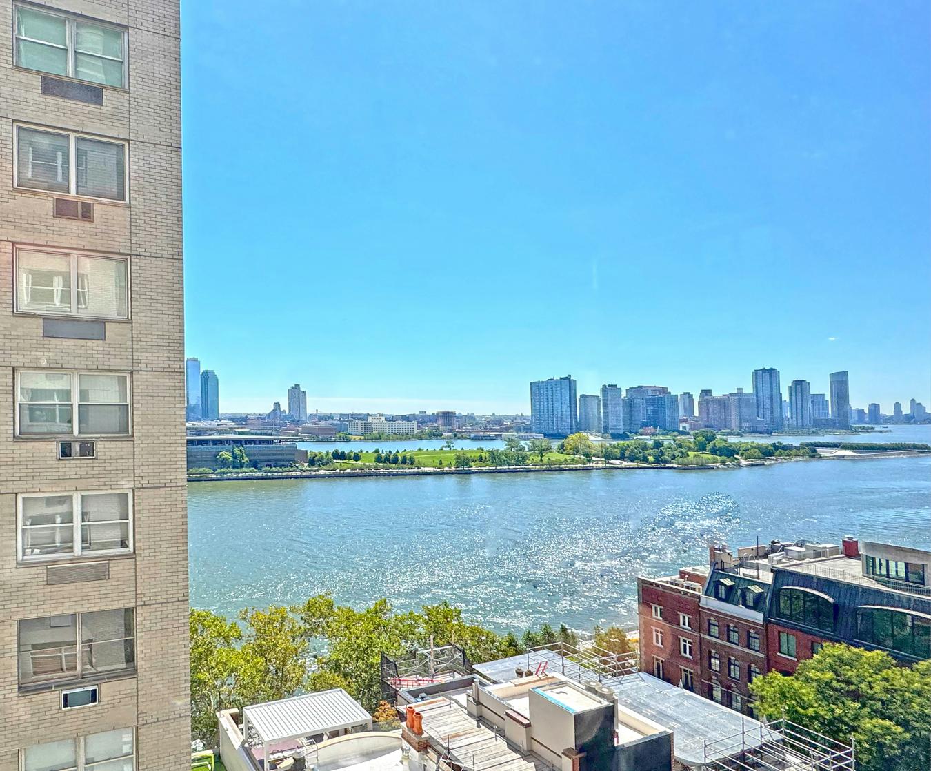 New York, New York, 10022, United States, 2 Bedrooms Bedrooms, ,2 BathroomsBathrooms,Residential,For Sale,1964432