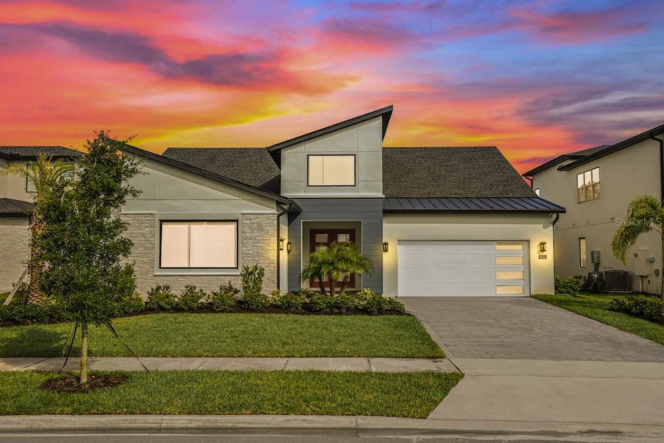 ORLANDO, Orange, 32827, United States, 4 Bedrooms Bedrooms, ,4 BathroomsBathrooms,Residential,For Sale,1936551