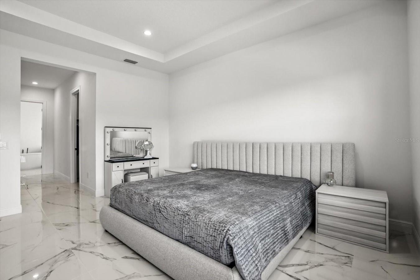 ORLANDO, Orange, 32827, United States, 4 Bedrooms Bedrooms, ,4 BathroomsBathrooms,Residential,For Sale,1936551