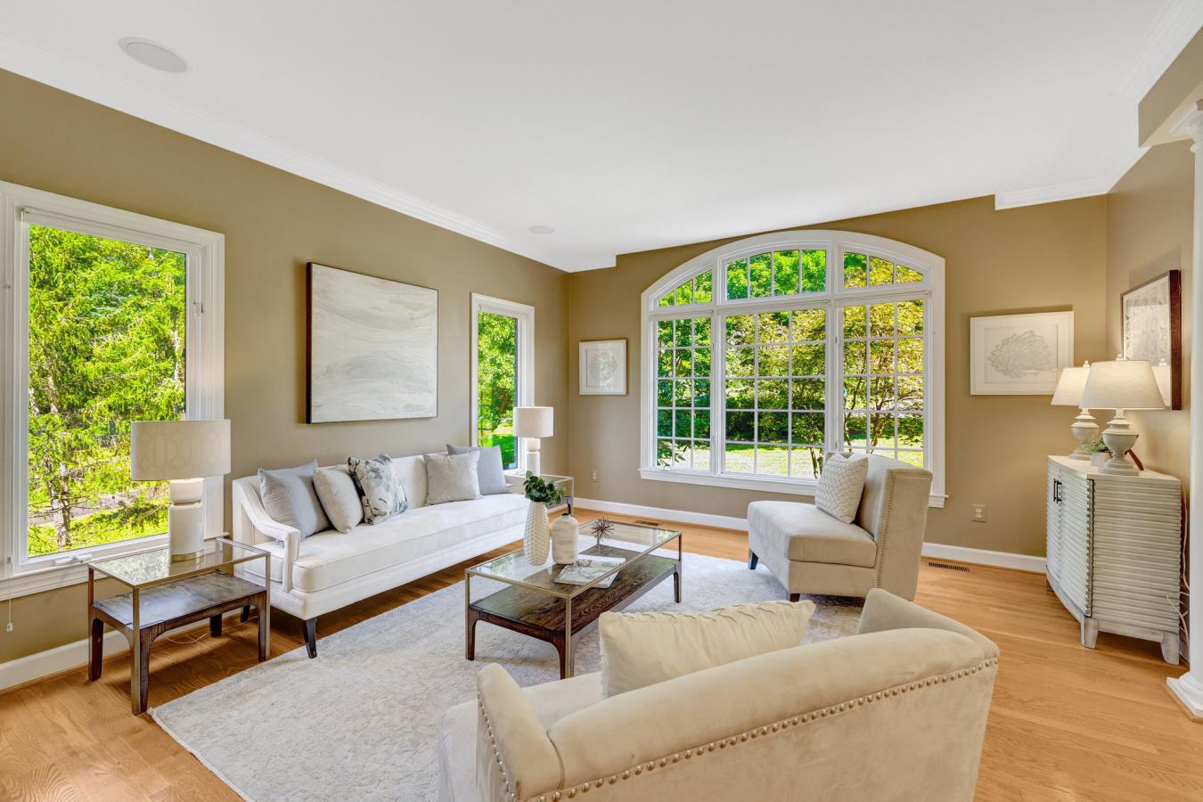 Vienna, Fairfax County, 22182, United States, 5 Bedrooms Bedrooms, ,4 BathroomsBathrooms,Residential,For Sale,1936549