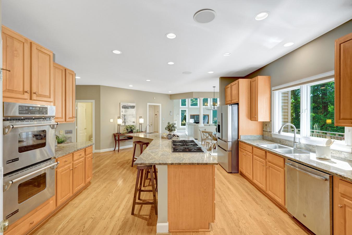Vienna, Fairfax County, 22182, United States, 5 Bedrooms Bedrooms, ,4 BathroomsBathrooms,Residential,For Sale,1936549