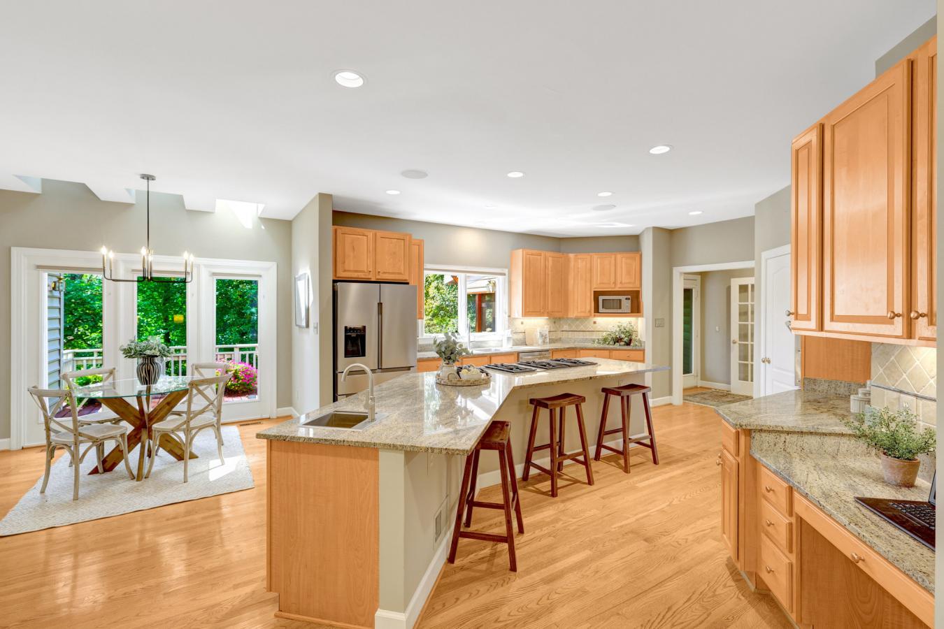 Vienna, Fairfax County, 22182, United States, 5 Bedrooms Bedrooms, ,4 BathroomsBathrooms,Residential,For Sale,1936549