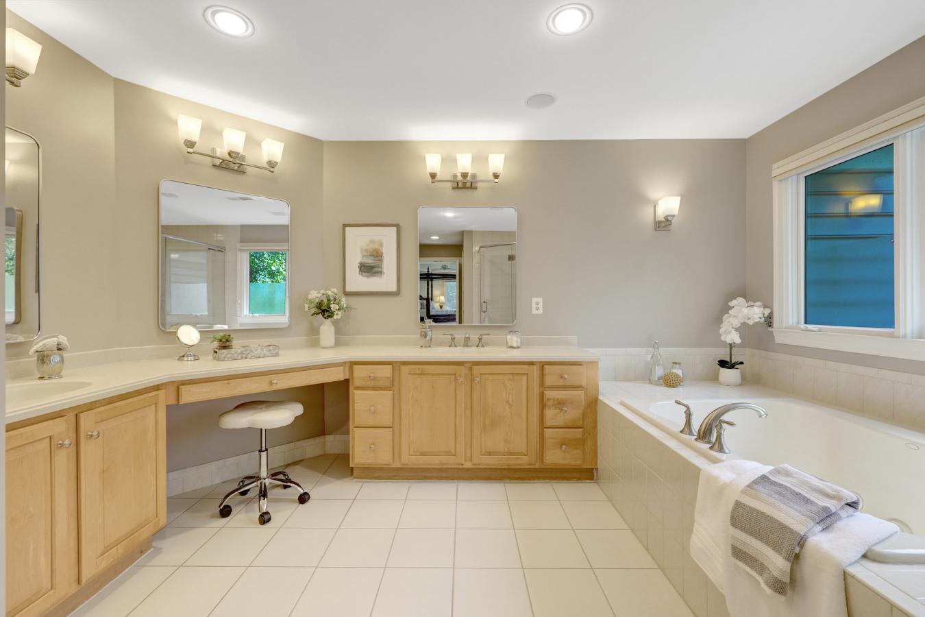 Vienna, Fairfax County, 22182, United States, 5 Bedrooms Bedrooms, ,4 BathroomsBathrooms,Residential,For Sale,1936549