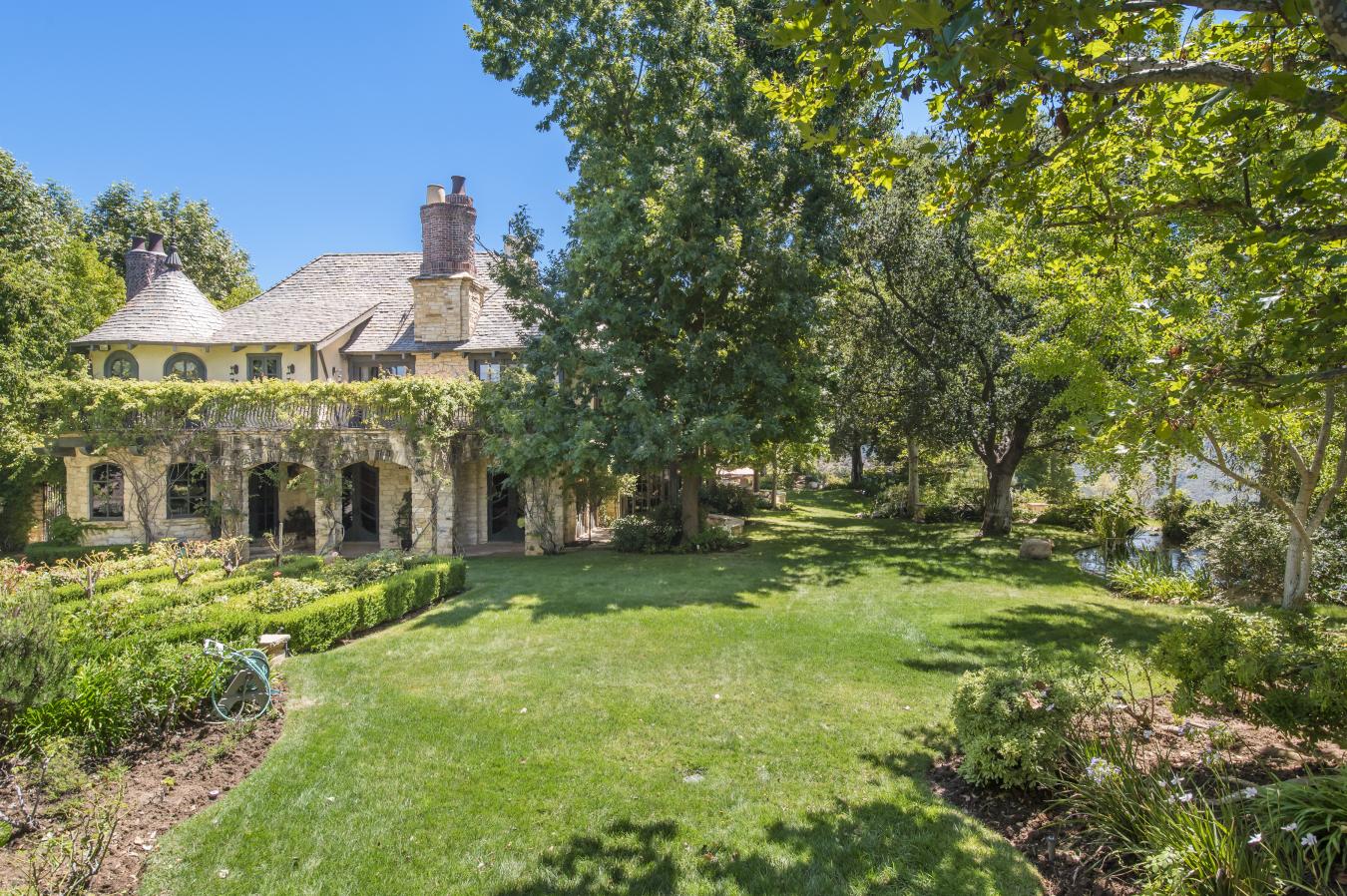 Calabasas, Los Angeles, 91302, United States, 6 Bedrooms Bedrooms, ,10 BathroomsBathrooms,Residential,For Sale,1936543