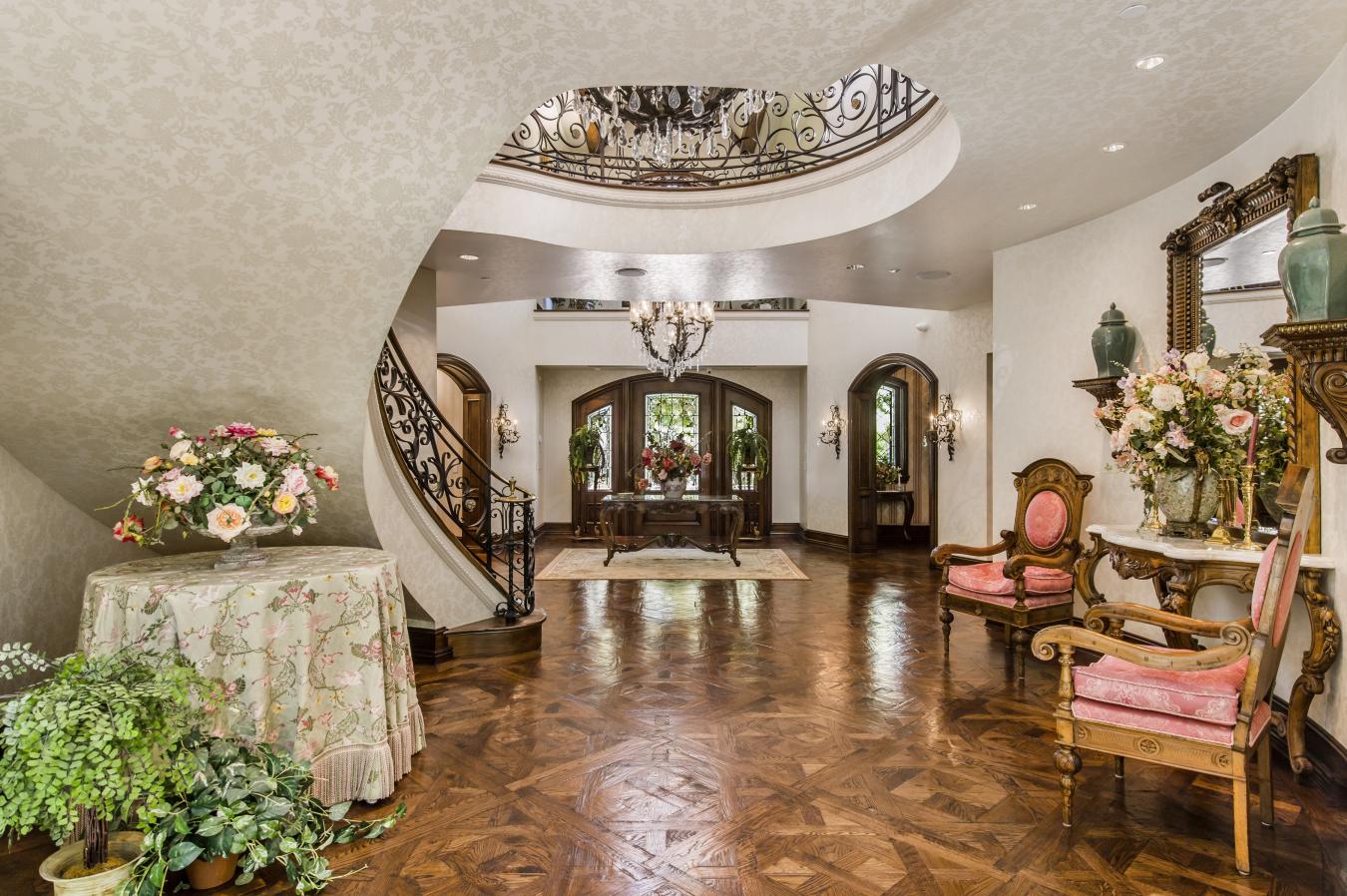 Calabasas, Los Angeles, 91302, United States, 6 Bedrooms Bedrooms, ,10 BathroomsBathrooms,Residential,For Sale,1936543