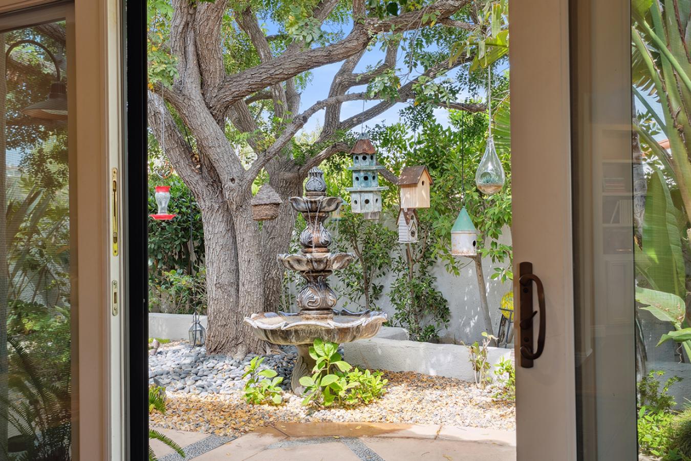 Calabasas, California, 91302, United States, 4 Bedrooms Bedrooms, ,5 BathroomsBathrooms,Residential,For Sale,1936544