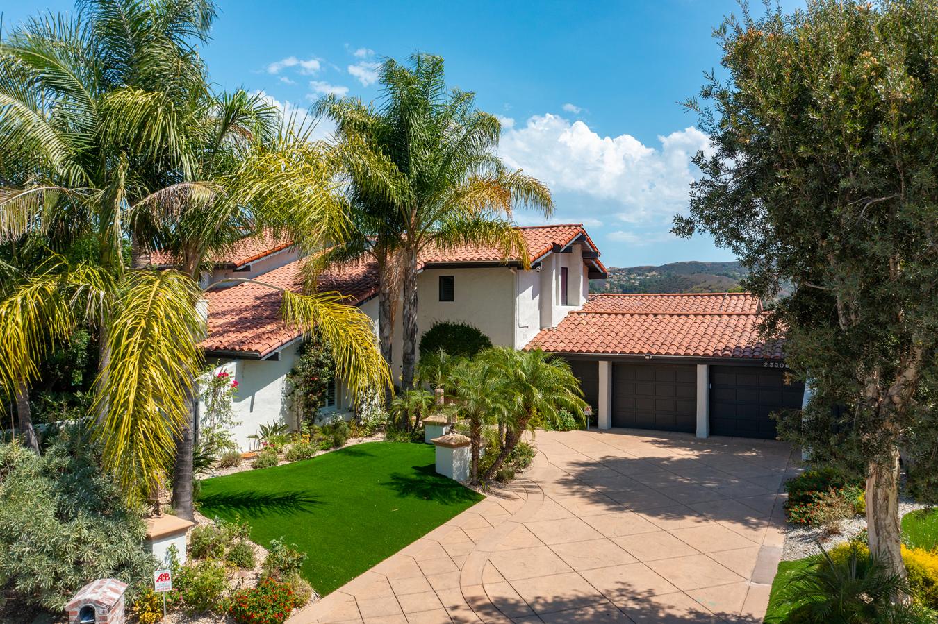 Calabasas, California, 91302, United States, 4 Bedrooms Bedrooms, ,5 BathroomsBathrooms,Residential,For Sale,1936544