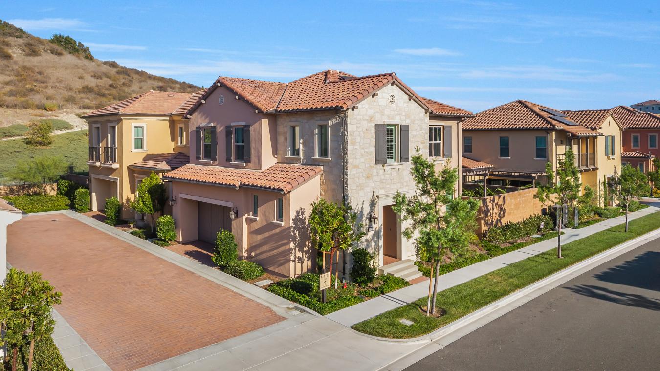 Irvine, California, 92618, United States, 3 Bedrooms Bedrooms, ,3 BathroomsBathrooms,Residential,For Sale,1936542