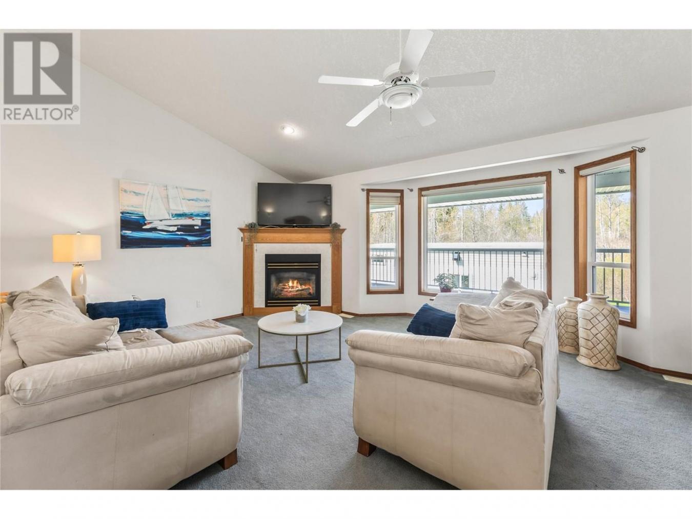 Salmon Arm, BC, V1E1Y4, Canada, 4 Bedrooms Bedrooms, ,3 BathroomsBathrooms,Residential,For Sale,1936541