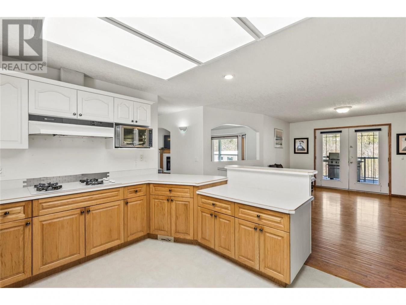 Salmon Arm, BC, V1E1Y4, Canada, 4 Bedrooms Bedrooms, ,3 BathroomsBathrooms,Residential,For Sale,1936541