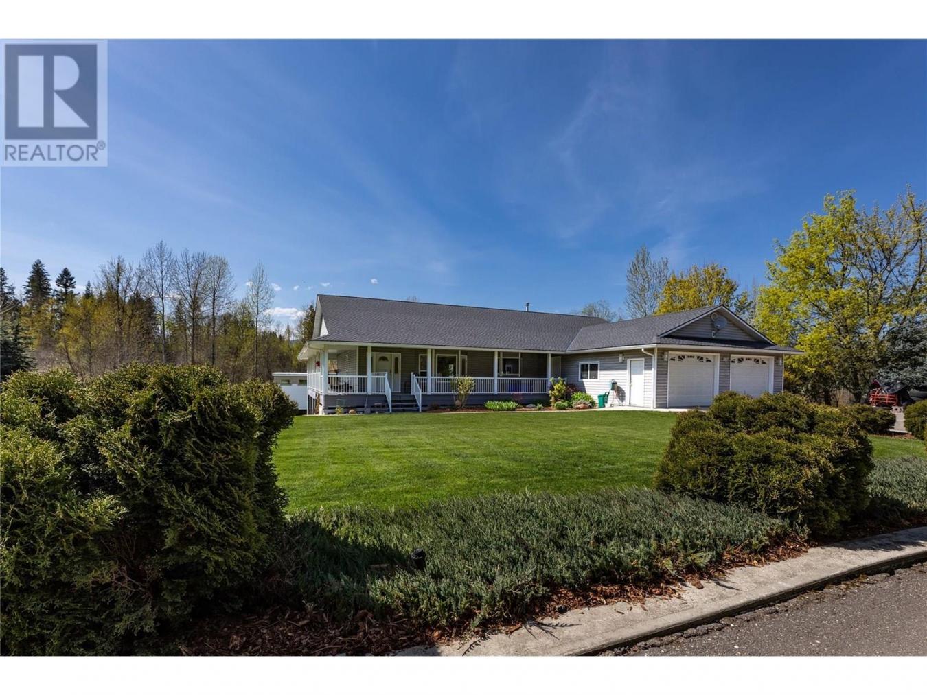 Salmon Arm, BC, V1E1Y4, Canada, 4 Bedrooms Bedrooms, ,3 BathroomsBathrooms,Residential,For Sale,1936541