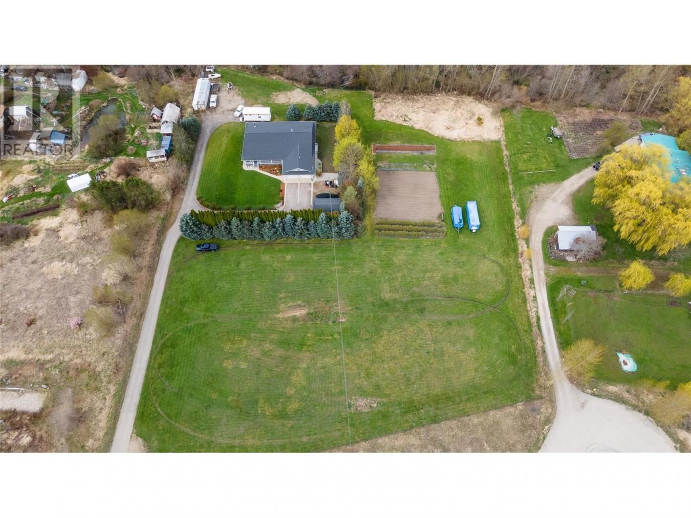 Salmon Arm, BC, V1E1Y4, Canada, 4 Bedrooms Bedrooms, ,3 BathroomsBathrooms,Residential,For Sale,1936541
