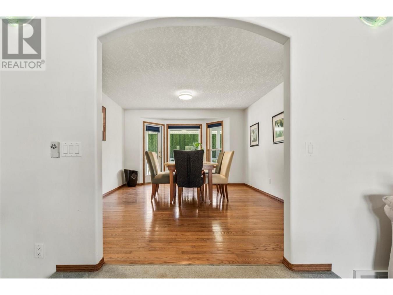 Salmon Arm, BC, V1E1Y4, Canada, 4 Bedrooms Bedrooms, ,3 BathroomsBathrooms,Residential,For Sale,1936541