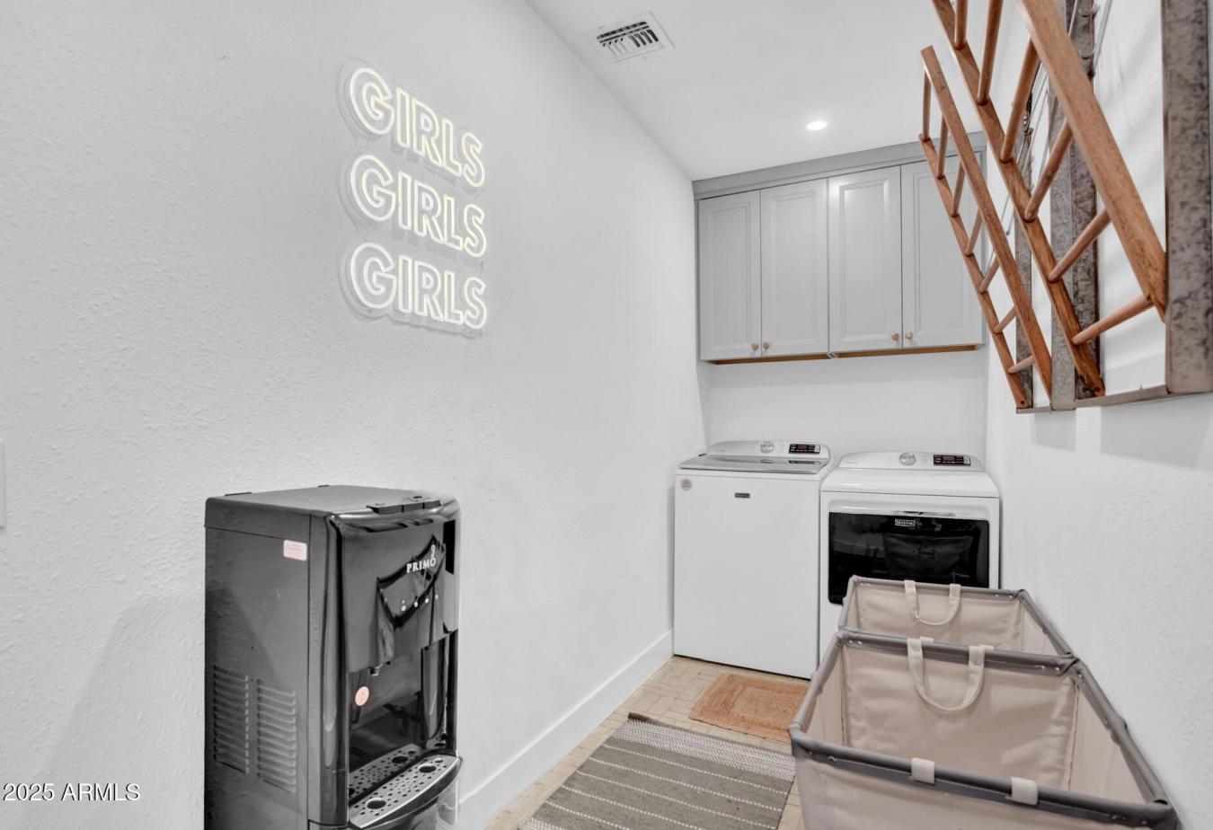 Phoenix, Maricopa, 85021, United States, 3 Bedrooms Bedrooms, ,2 BathroomsBathrooms,Residential,For Sale,1936538