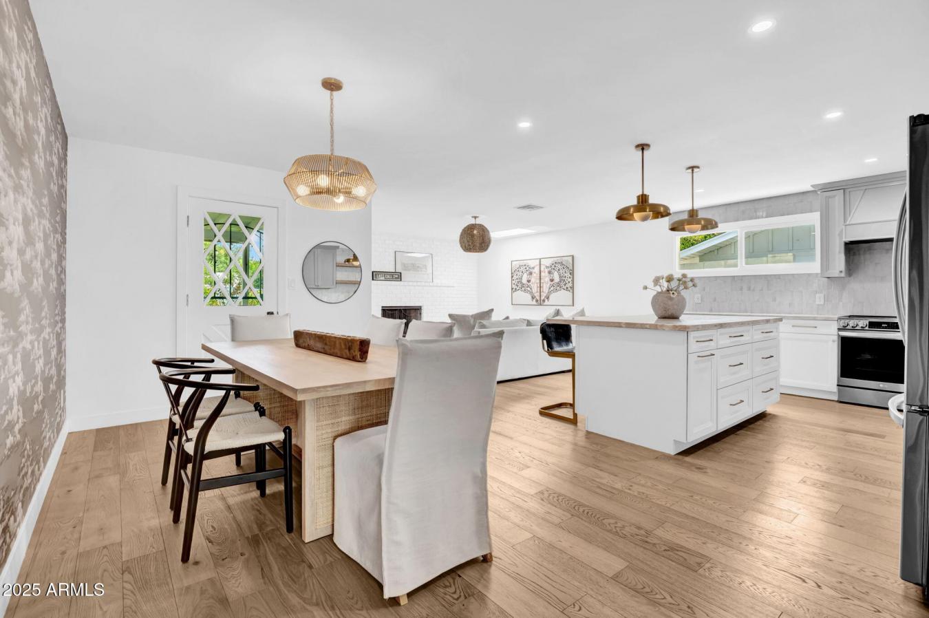 Phoenix, Maricopa, 85021, United States, 3 Bedrooms Bedrooms, ,2 BathroomsBathrooms,Residential,For Sale,1936538