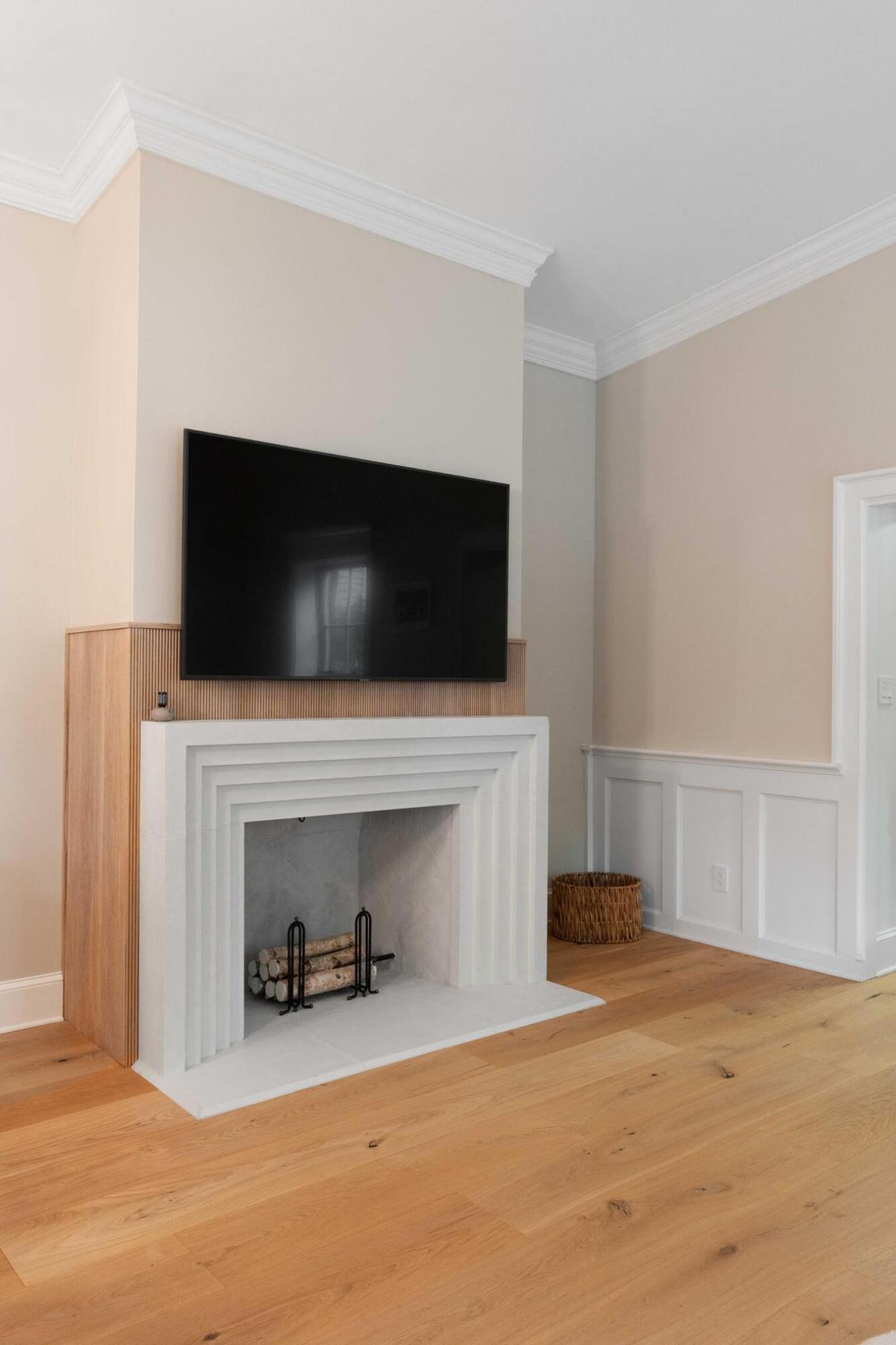 Charleston, Charleston, 29401, United States, 2 Bedrooms Bedrooms, ,2 BathroomsBathrooms,Residential,For Sale,1936537
