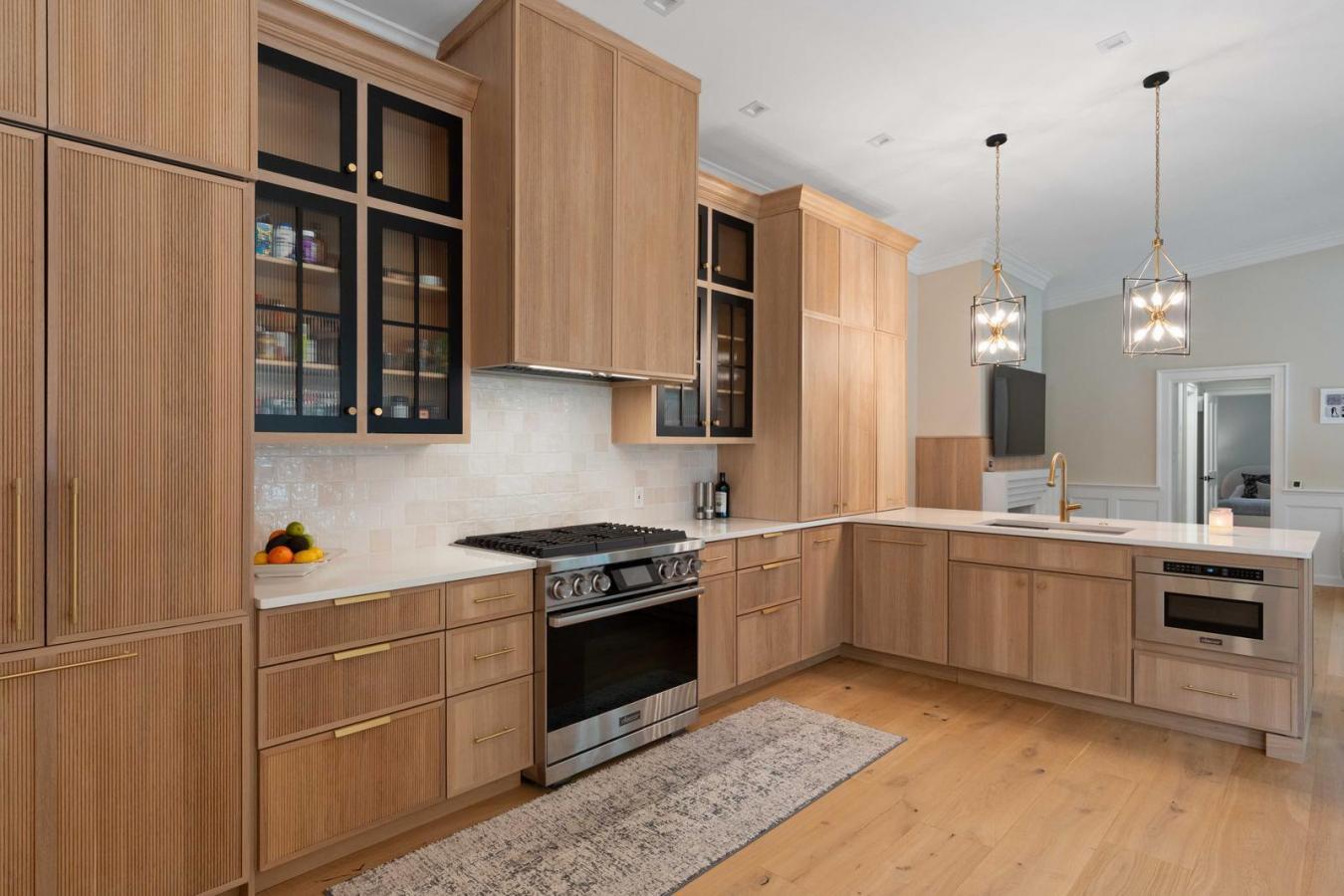 Charleston, Charleston, 29401, United States, 2 Bedrooms Bedrooms, ,2 BathroomsBathrooms,Residential,For Sale,1936537
