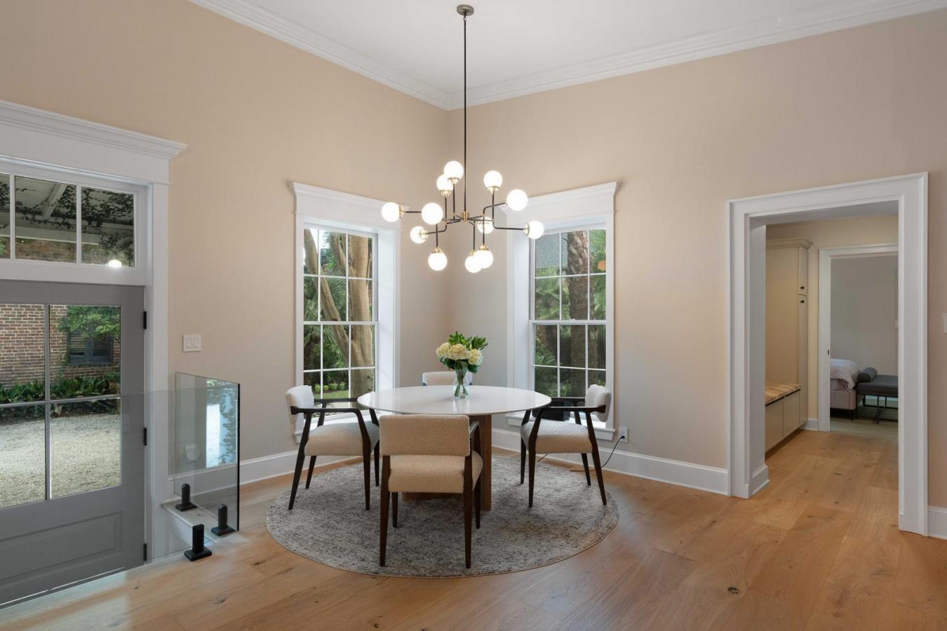 Charleston, Charleston, 29401, United States, 2 Bedrooms Bedrooms, ,2 BathroomsBathrooms,Residential,For Sale,1936537