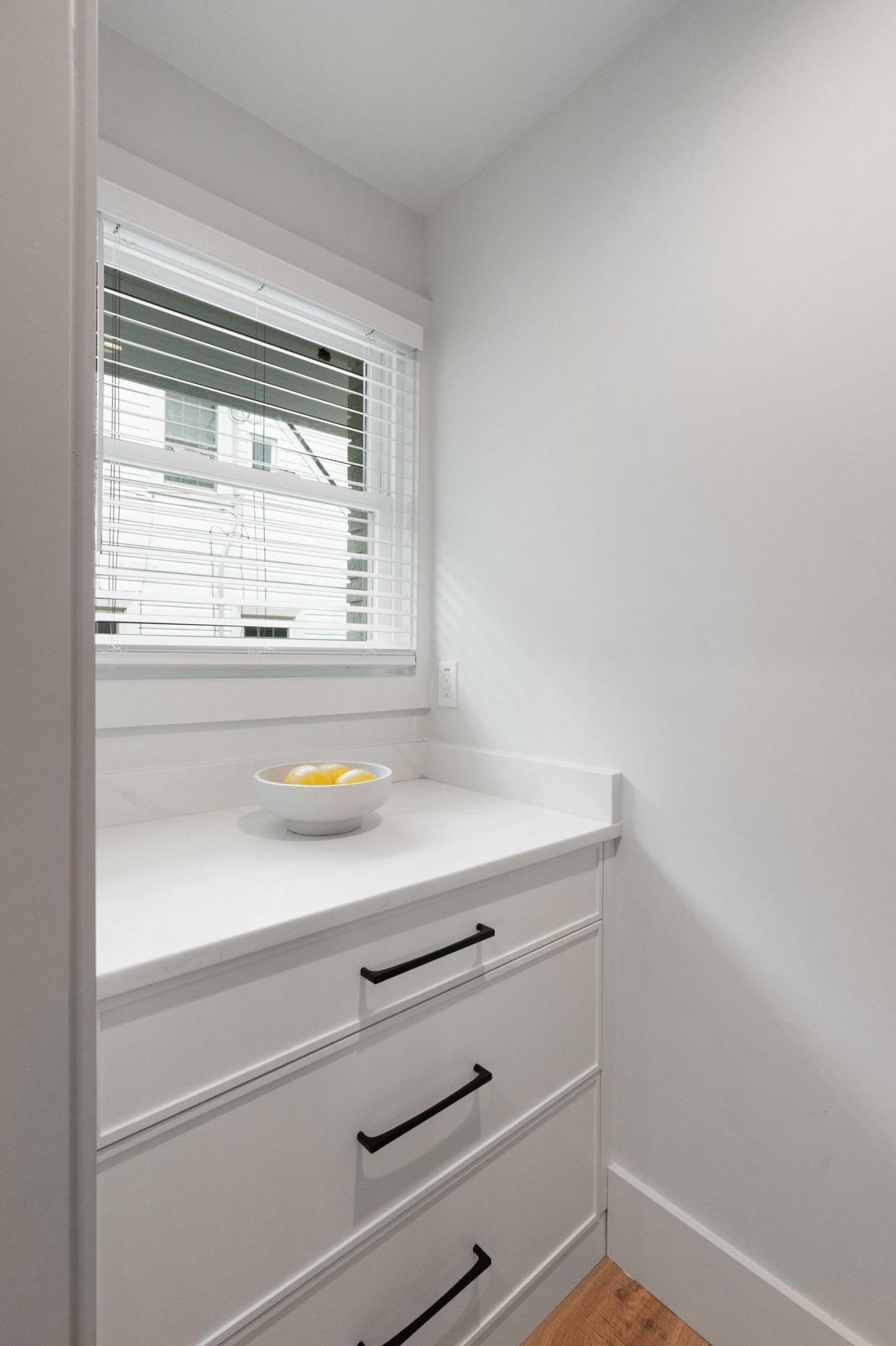 Charleston, Charleston, 29403, United States, 4 Bedrooms Bedrooms, ,3 BathroomsBathrooms,Residential,For Sale,1944218