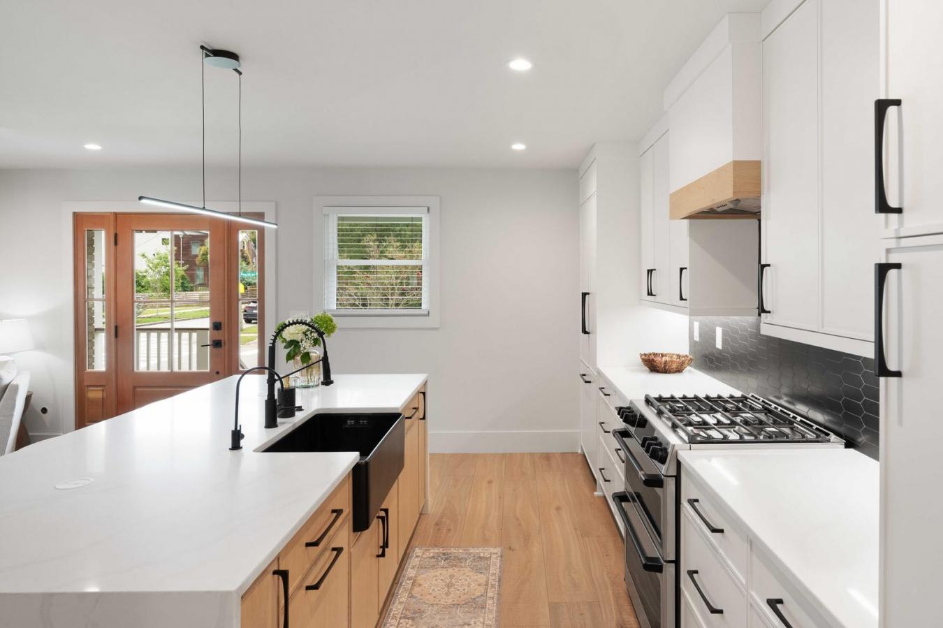 Charleston, Charleston, 29403, United States, 4 Bedrooms Bedrooms, ,3 BathroomsBathrooms,Residential,For Sale,1944218
