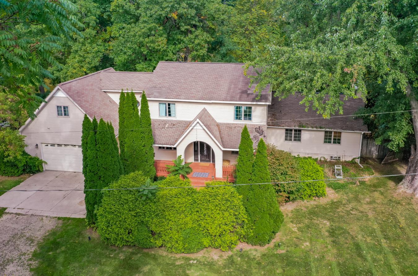 Ortonville, Oakland, 48462, United States, 5 Bedrooms Bedrooms, ,4 BathroomsBathrooms,Residential,For Sale,1938517