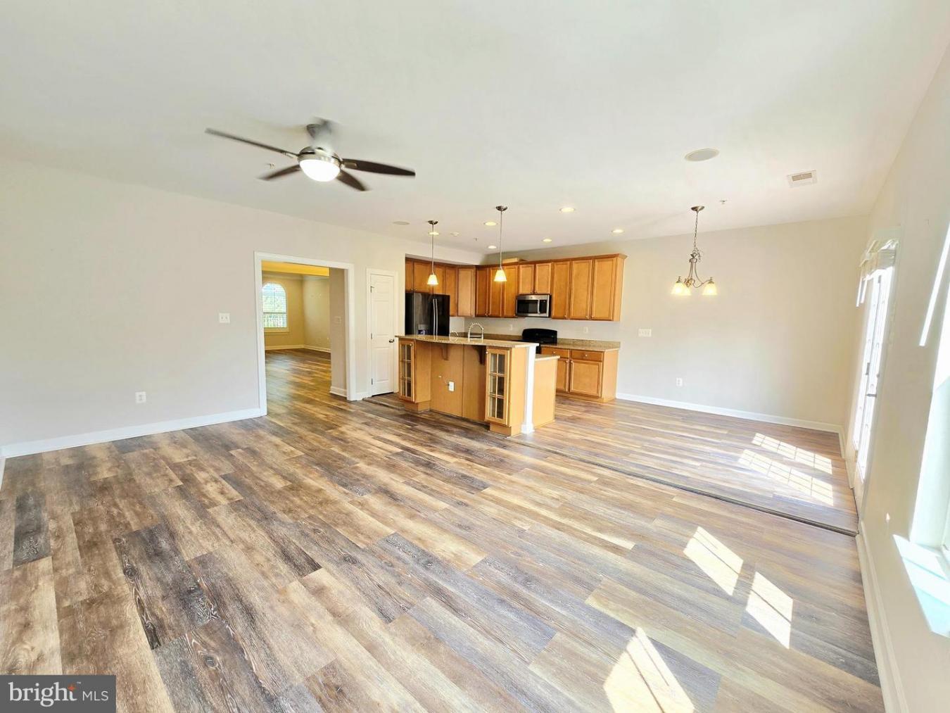 Gaithersburg, Montgomery, MD, 20878, United States, 3 Bedrooms Bedrooms, ,2 BathroomsBathrooms,Residential,For Sale,1938511