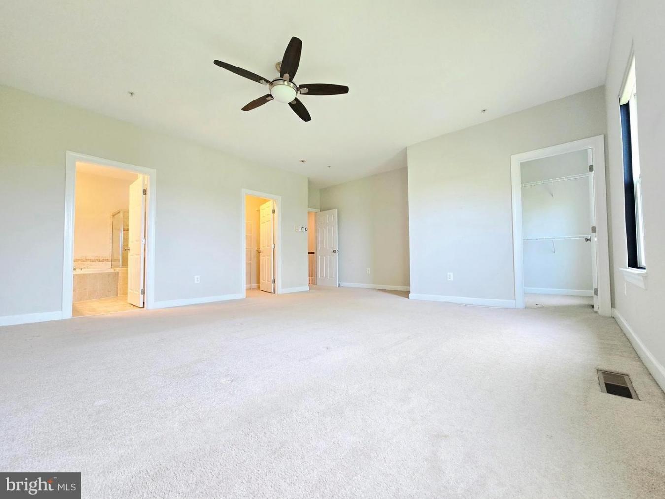Gaithersburg, Montgomery, MD, 20878, United States, 3 Bedrooms Bedrooms, ,2 BathroomsBathrooms,Residential,For Sale,1938511