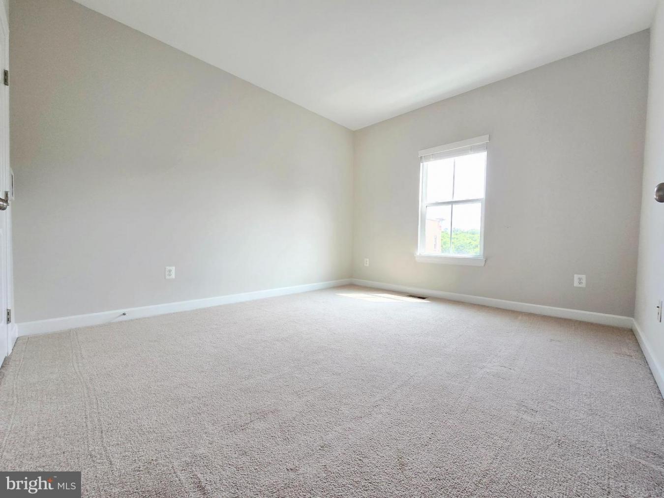 Gaithersburg, Montgomery, MD, 20878, United States, 3 Bedrooms Bedrooms, ,2 BathroomsBathrooms,Residential,For Sale,1938511